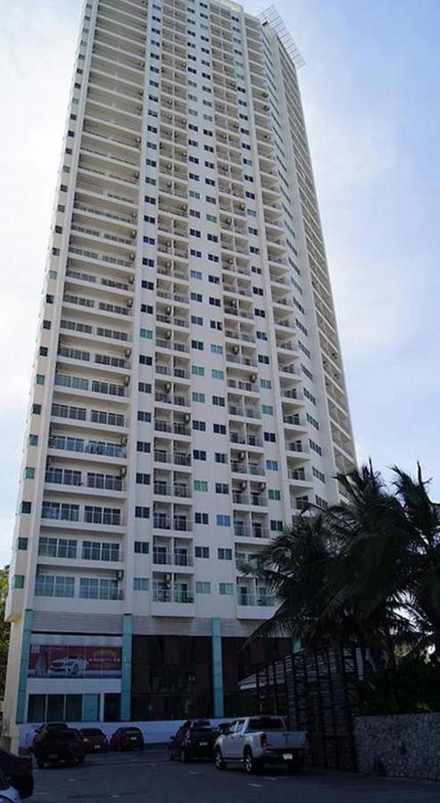 Hyatt Beachfront Escape Apartment